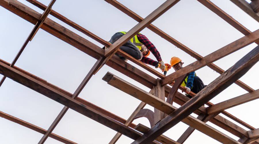 Professional gutter cleaning services in Solsberry, IN